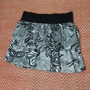 Black N White Mid Waisted Skirt